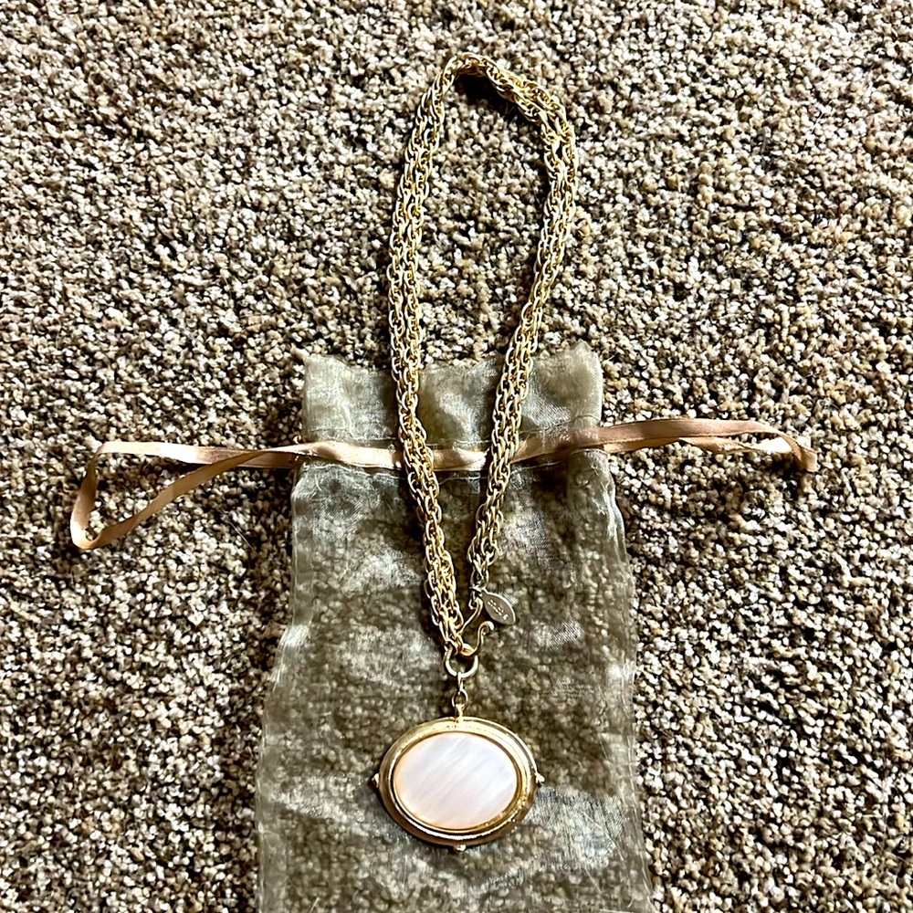 Chico’s Pendant Necklace
